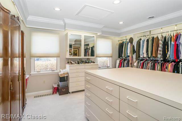 12881 Beacon Hill Drive Walk-in Closet